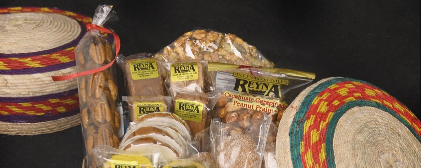 Canasta de regalo Dulces Reyna
