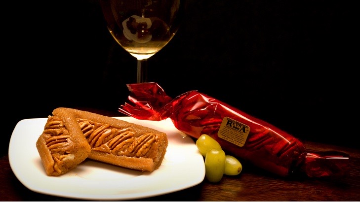 Rollito de Guayaba con Cajeta y Nuez